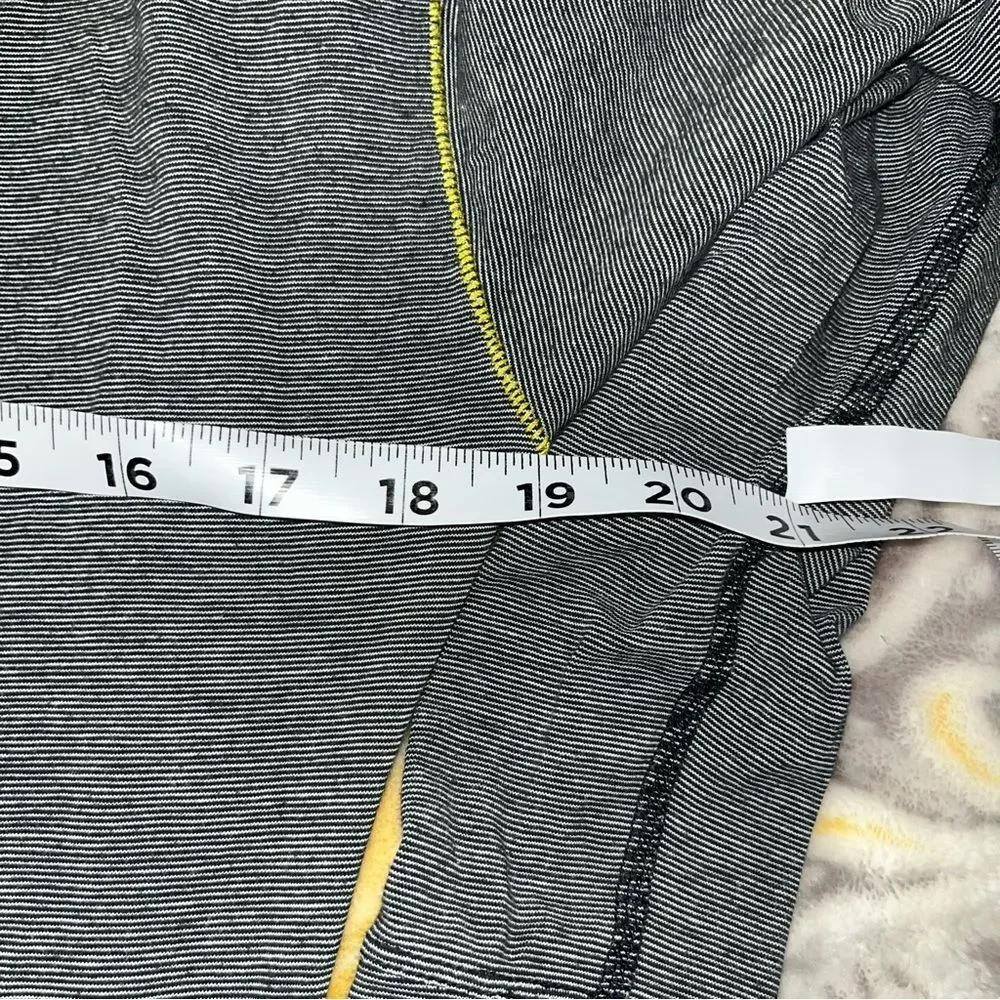 Lululemon long sleeve shirt size 8 - Picture 4 of 7